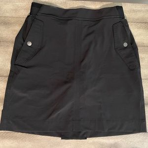 Athleta Skort 16.5 inches long Size 4